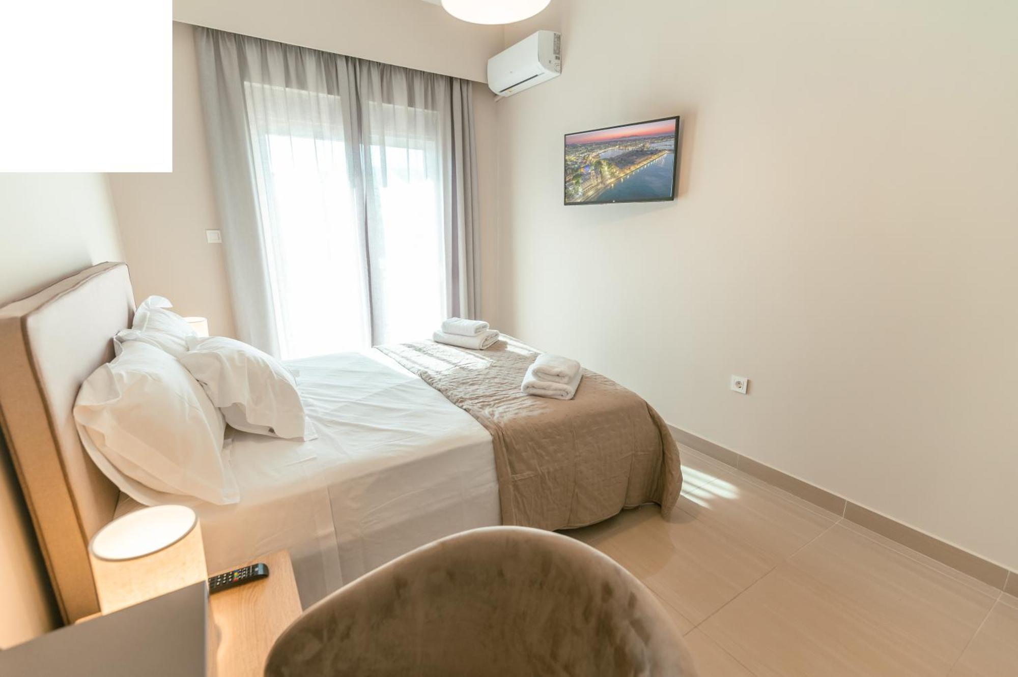 Brand New Elegant Suite Platánion Exterior foto